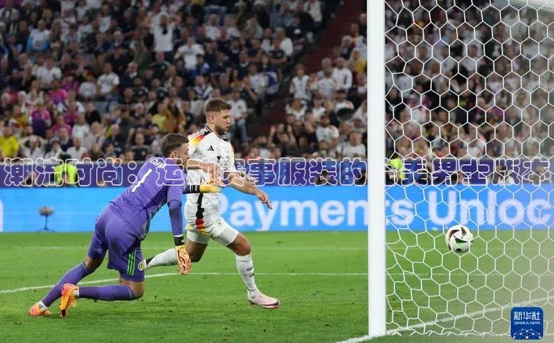 潮流时尚：运动赛事服装的完美男士版本